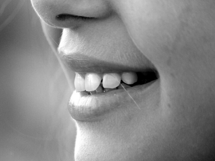 Dieta dla zdrowych zębów: jakie produkty spożywcze wpływają na piękno naszego uśmiechu?