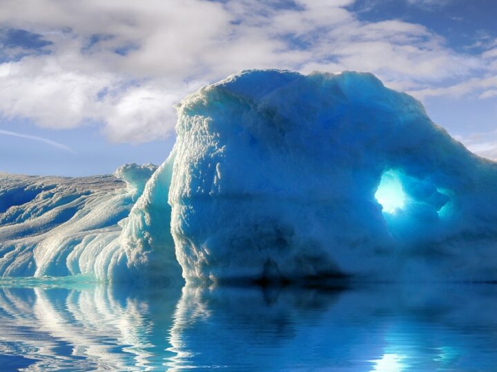 Ruch największej góry lodowej na Ziemi – potencjalne zagrożenie dla ekosystemu Antarktyki