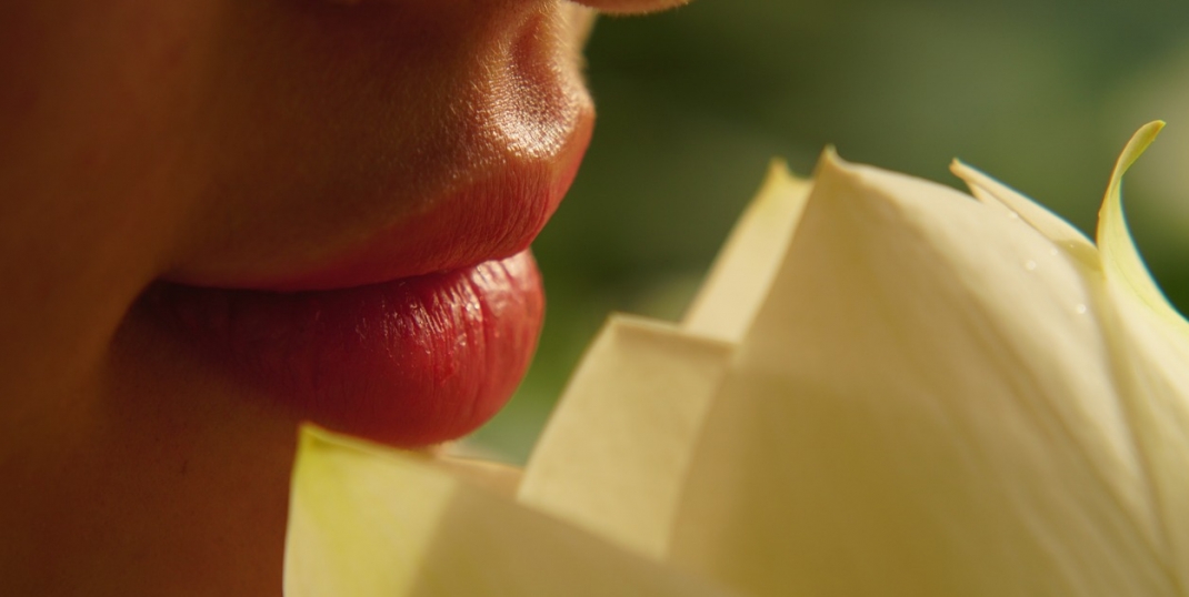 Jak osiągnąć pełne i zmysłowe usta? Przegląd metod powiększania warg, ich efektów i kosztów.