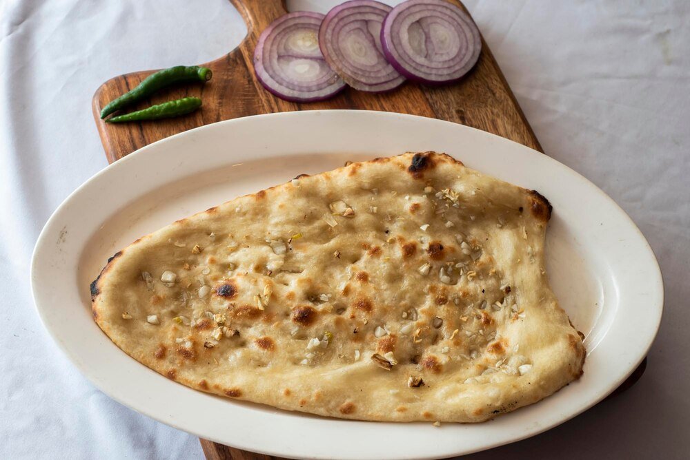 Chleb indyjski: przepis na plain naan i butter naan